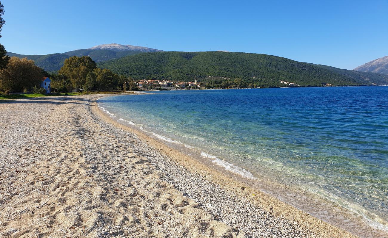 Karavomilos beach