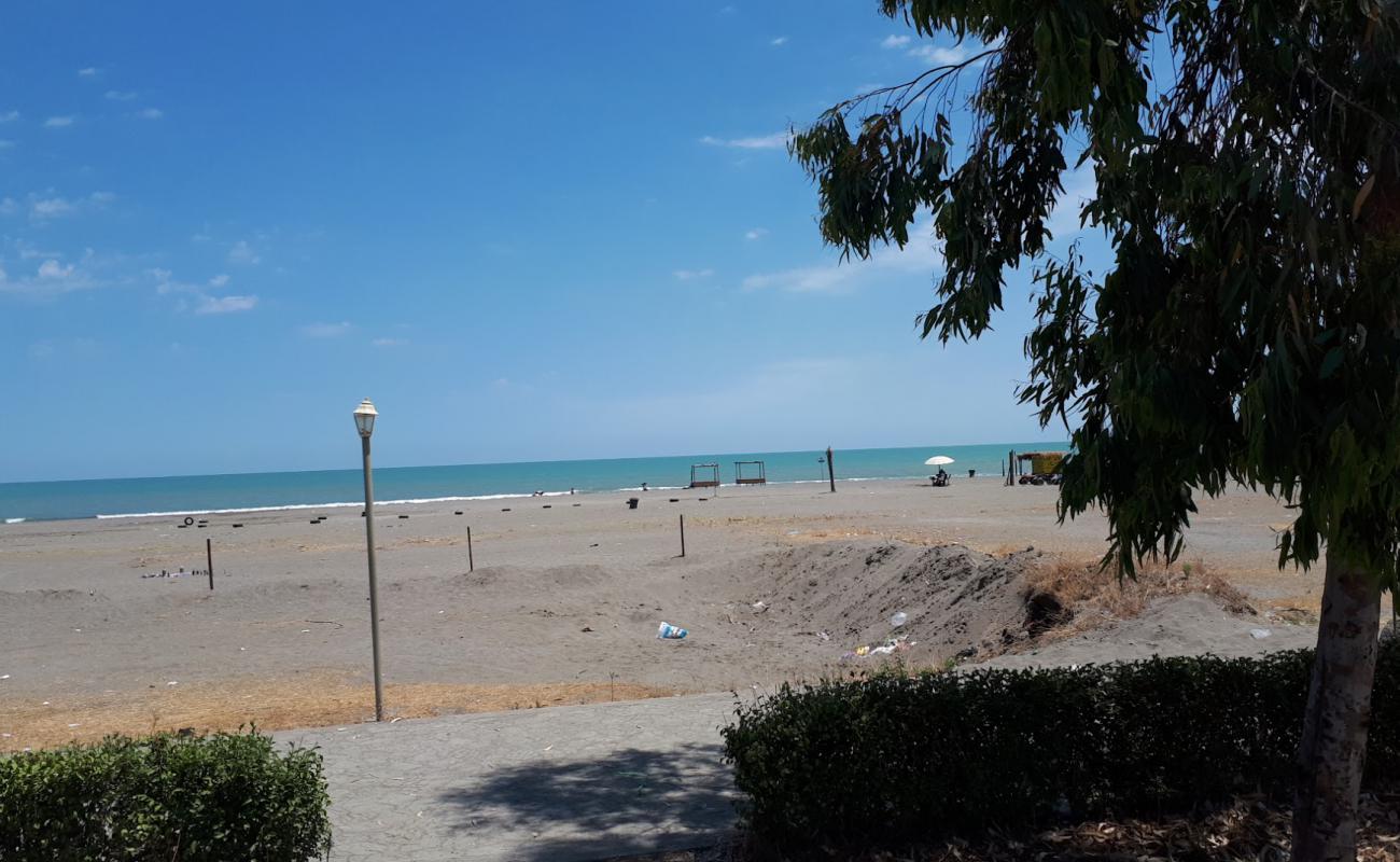 Safir Omid beach