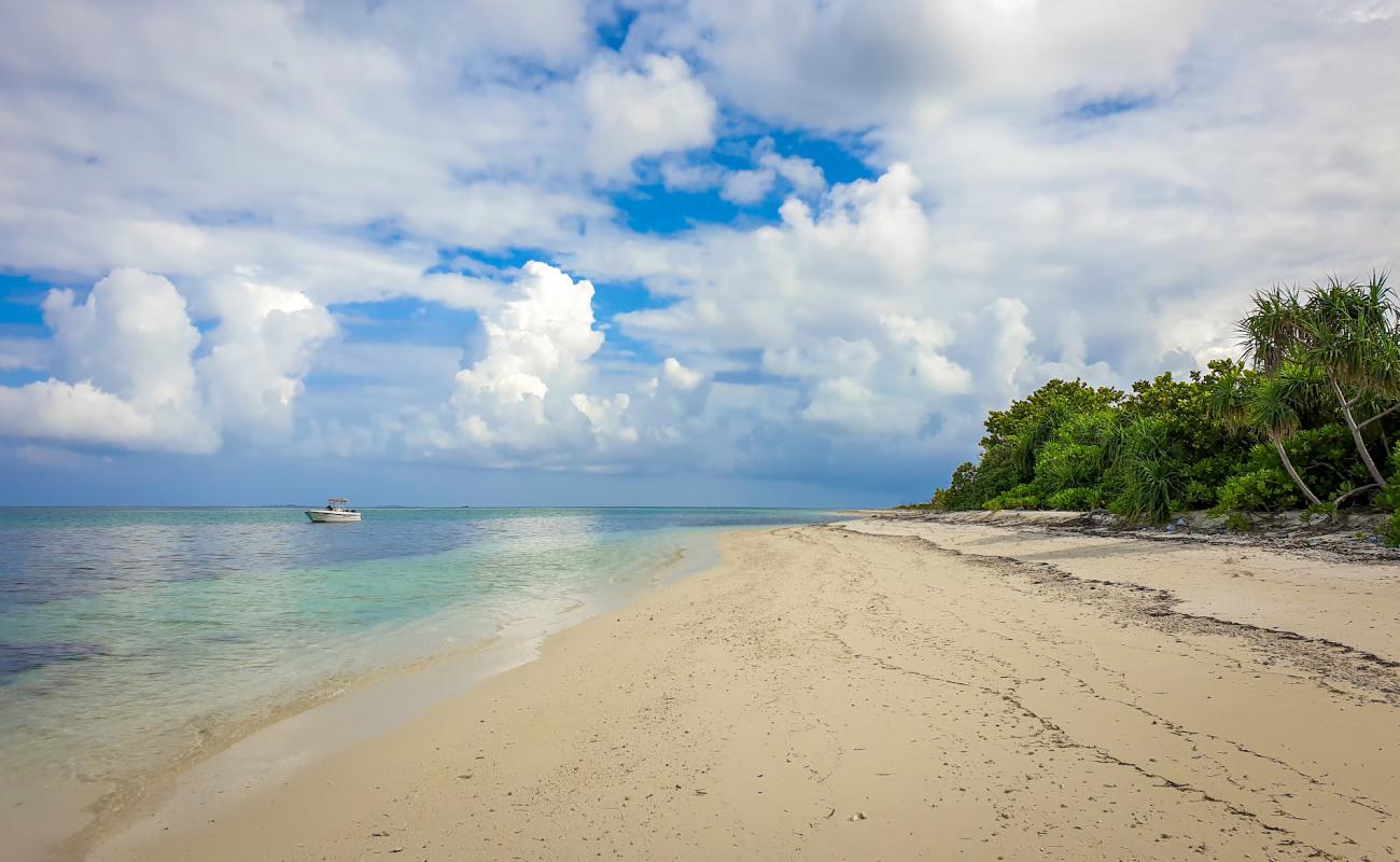 Lhossalafushi Island Beach