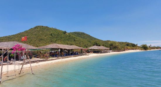 Dao Diep Son Island Beach