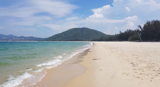 Tu Nham Beach