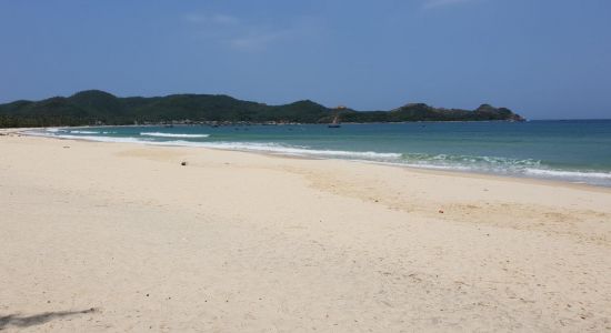 Bay Hoa Beach