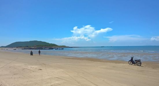 Dau Dong Beach