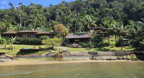 Refugio Mamangua Beach