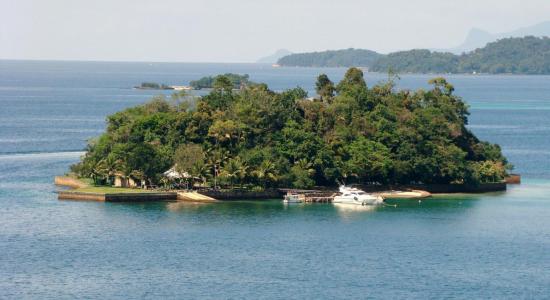Ilha do Cavaco Beach