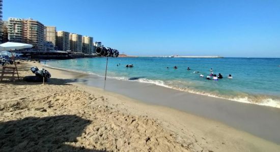 Saraya Public Beach