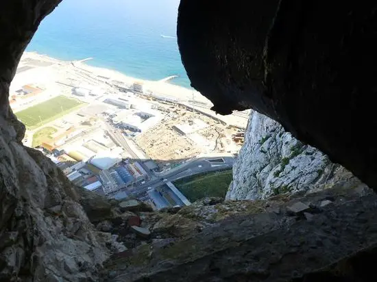 Vue de l'intérieur du rocher