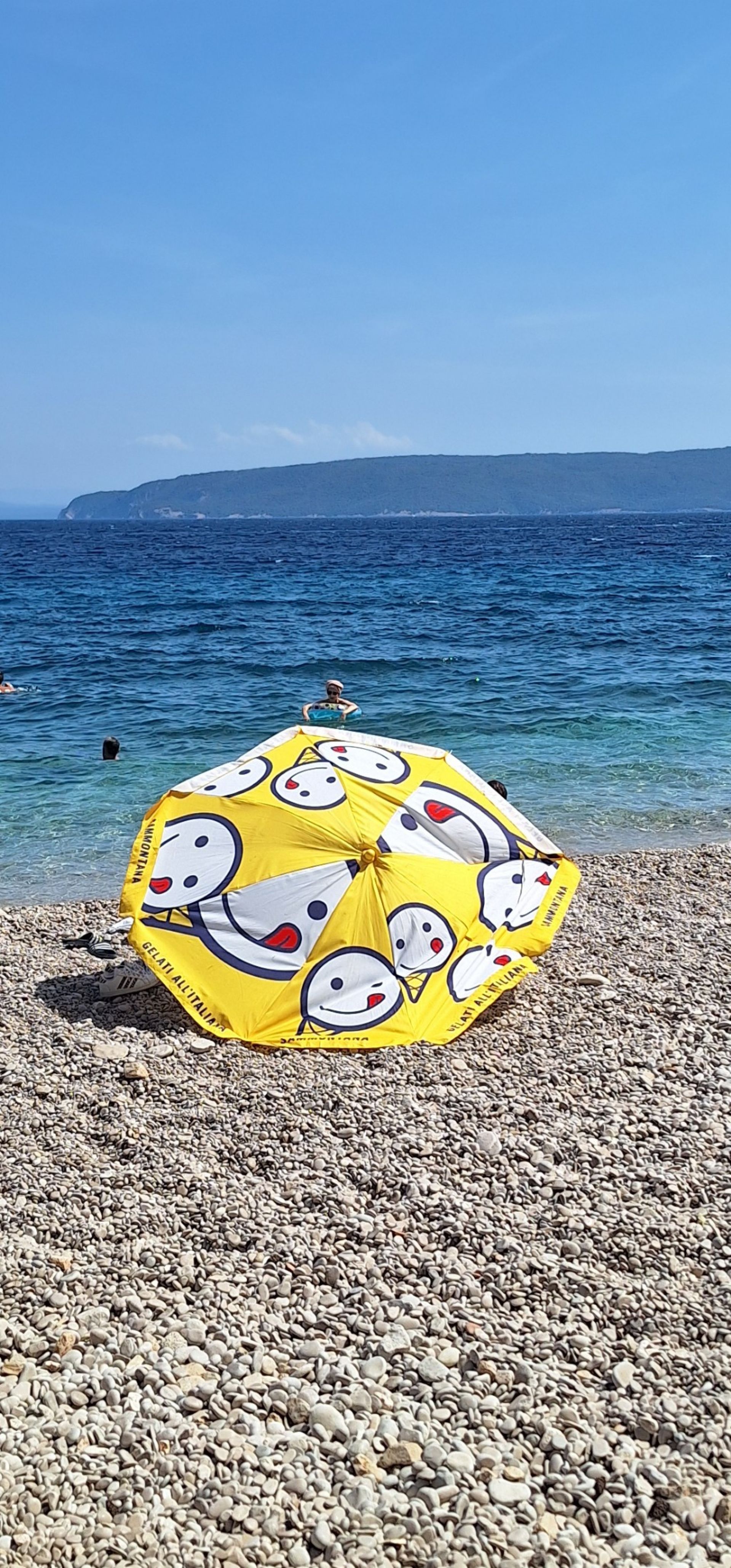 Foto di Jelenscica beach con baia piccola
