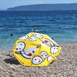 Foto di Jelenscica beach con baia piccola