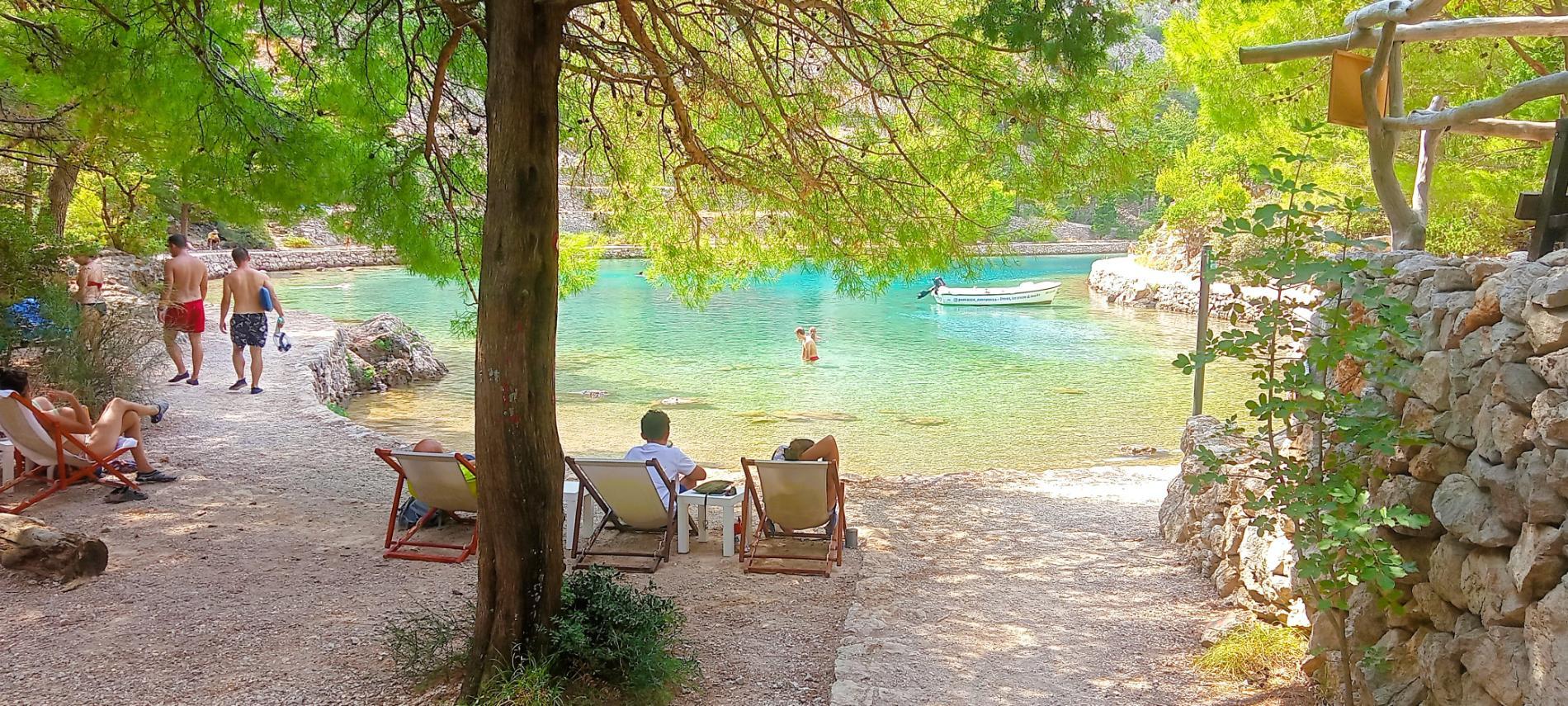 Foto di Uvala Zavratnica - raccomandato per i viaggiatori in famiglia con bambini