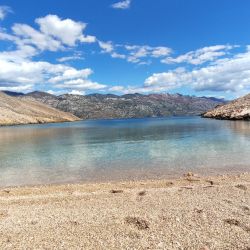 Foto di Baska slana beach con baia piccola