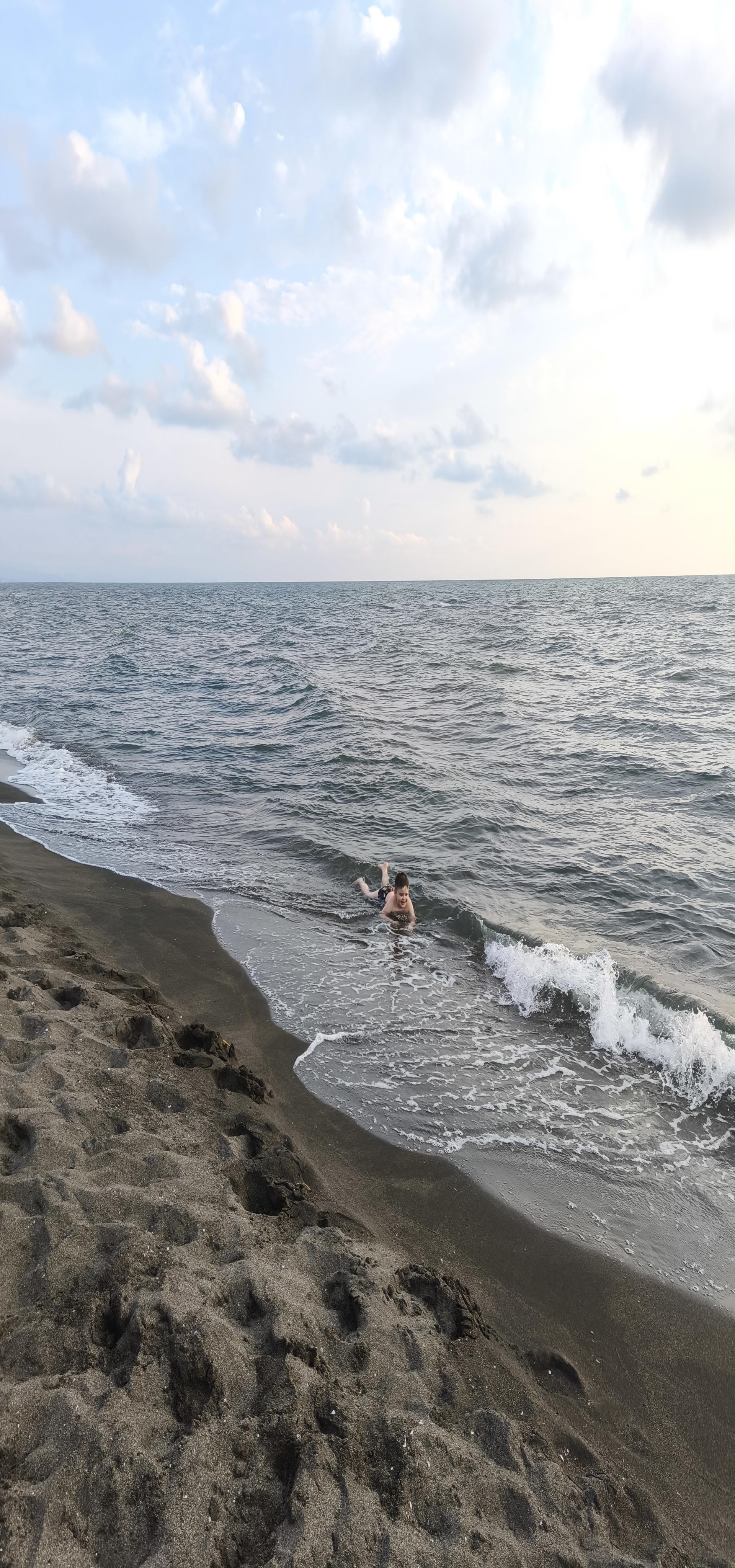 Foto di Shekvetili beach con costa lunga e dritta