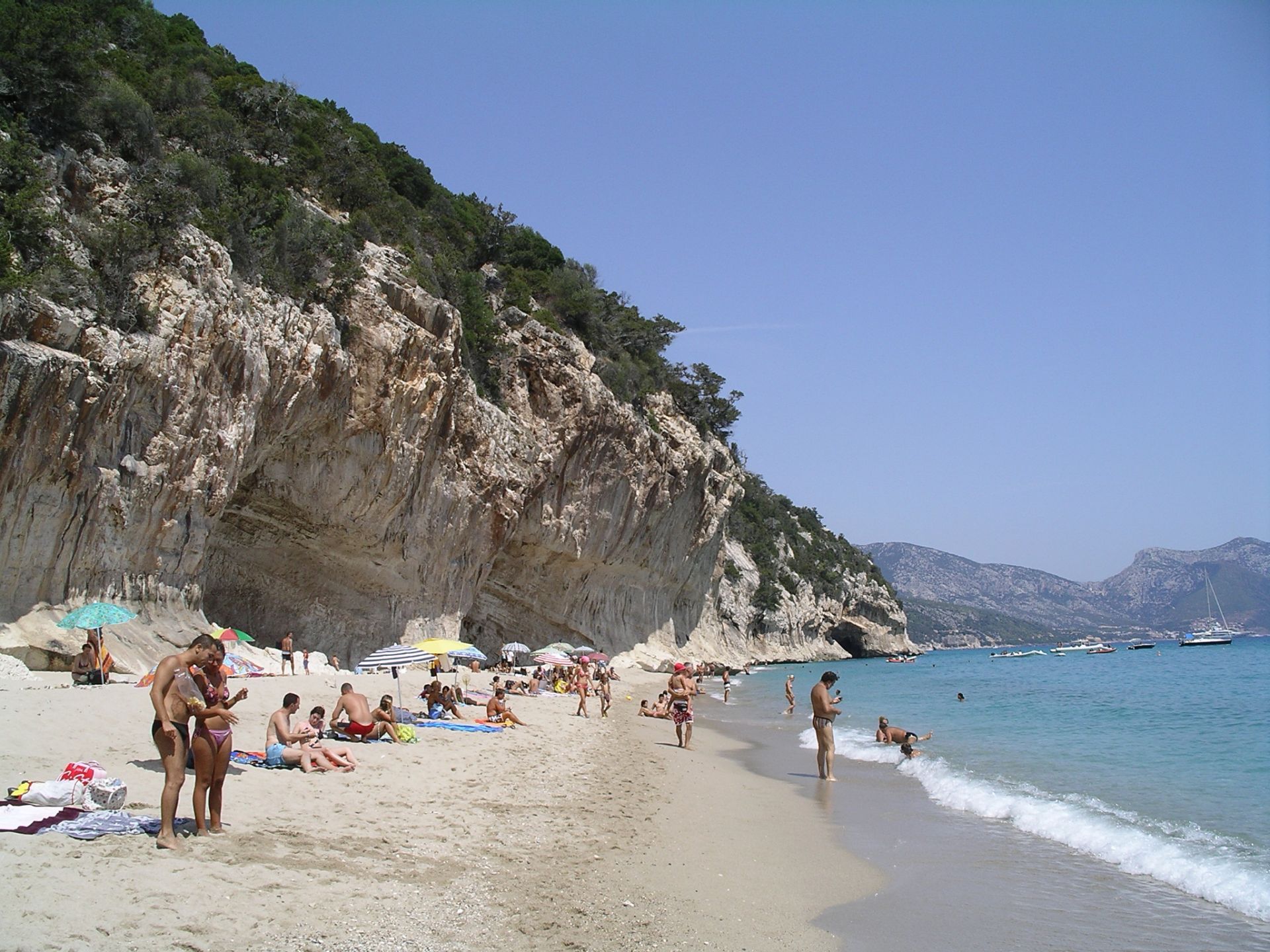 Fotografie cu Cala Luna - locul popular printre cunoscătorii de relaxare