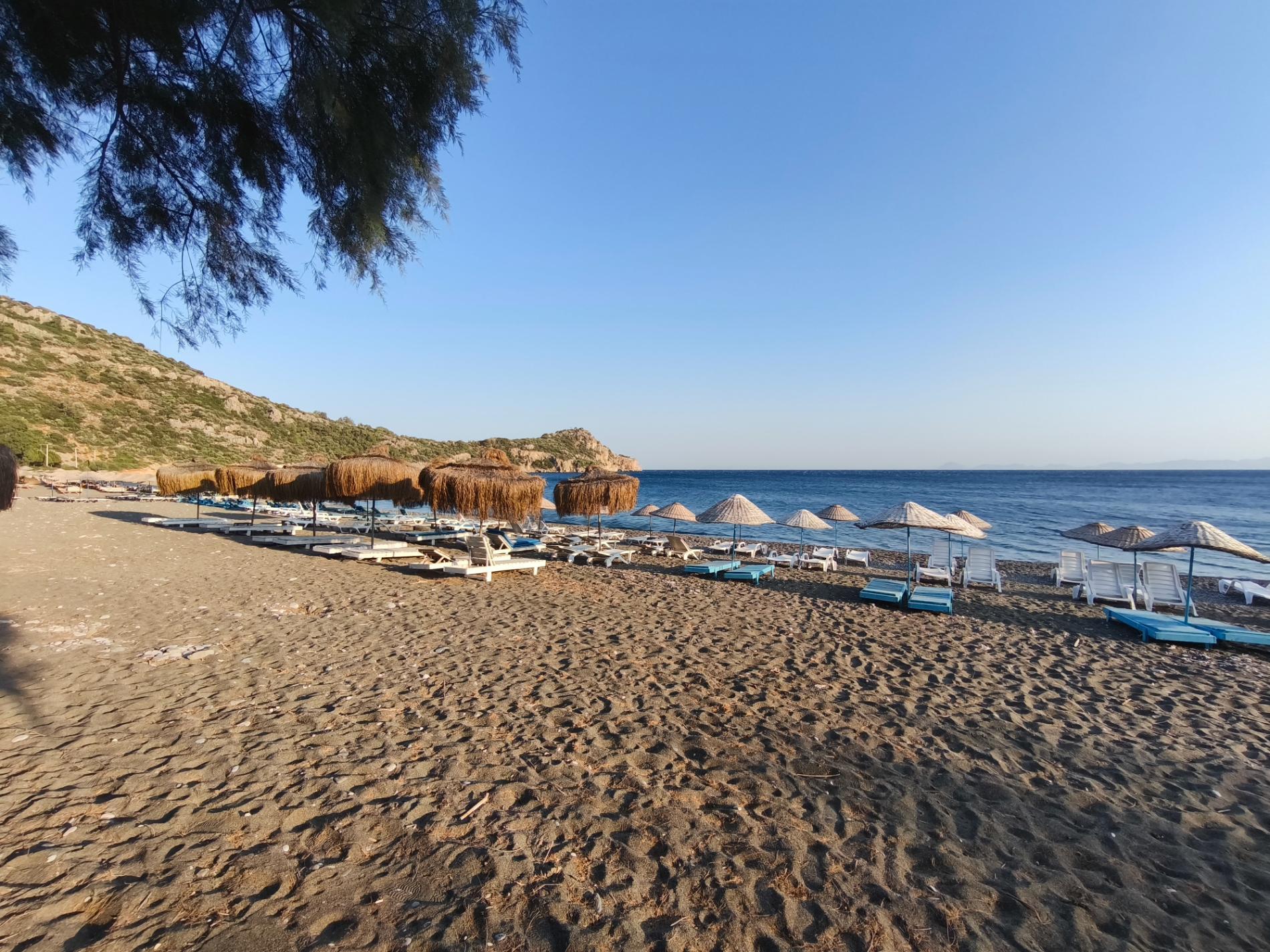 Foto di Ovabuku beach area parzialmente ristrutturata
