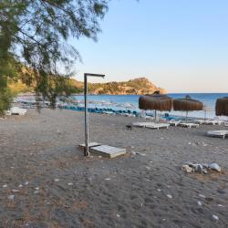 Foto di Ovabuku beach e l'insediamento