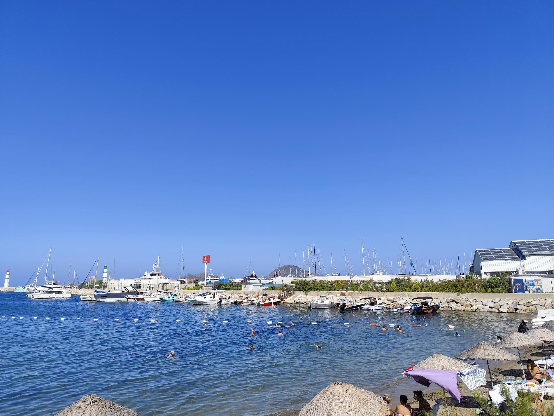 Foto di Turgutreis beach e l'insediamento
