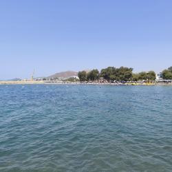 Foto di Ayvan beach con baia spaziosa
