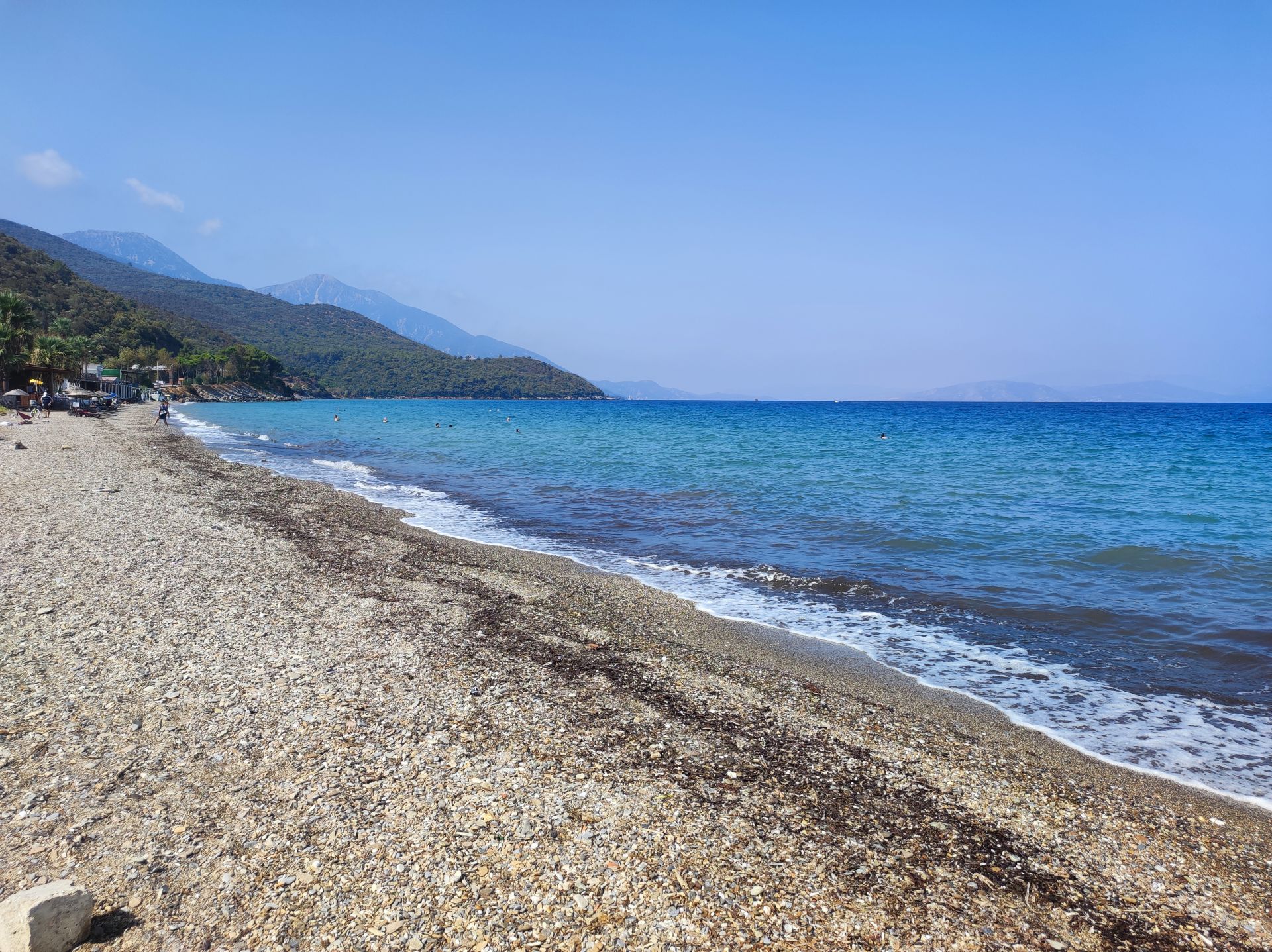 Fotografie cu Guzelcamli beach cu o linie de coastă spațioasă