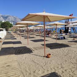 Foto di Kemer Halk Plaji con una costa spaziosa