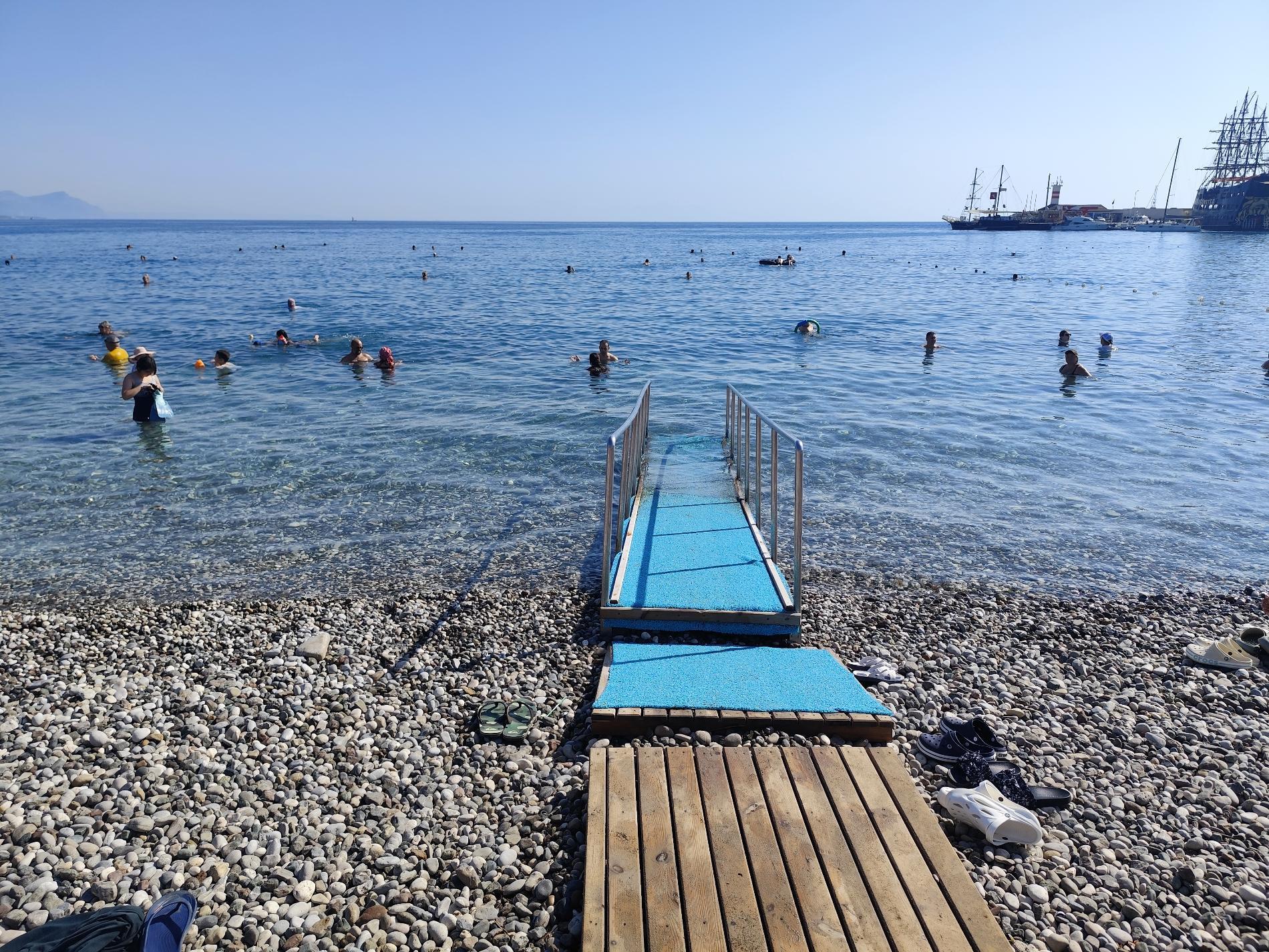 Foto di Kemer Halk Plaji - luogo popolare tra gli intenditori del relax