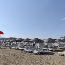 Foto di Kadriye Public Beach con costa lunga e dritta