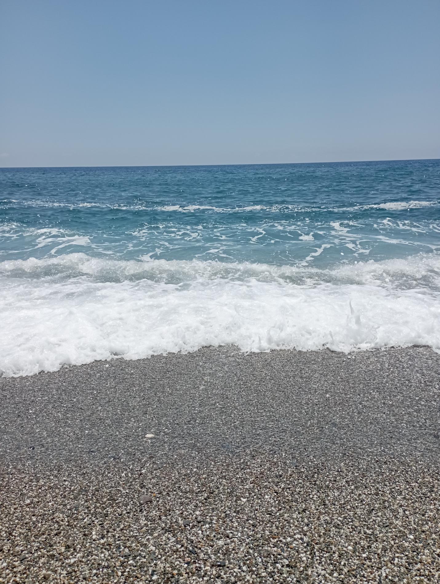 Foto di Macar beach con una costa spaziosa