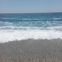 Foto di Macar beach con una costa spaziosa