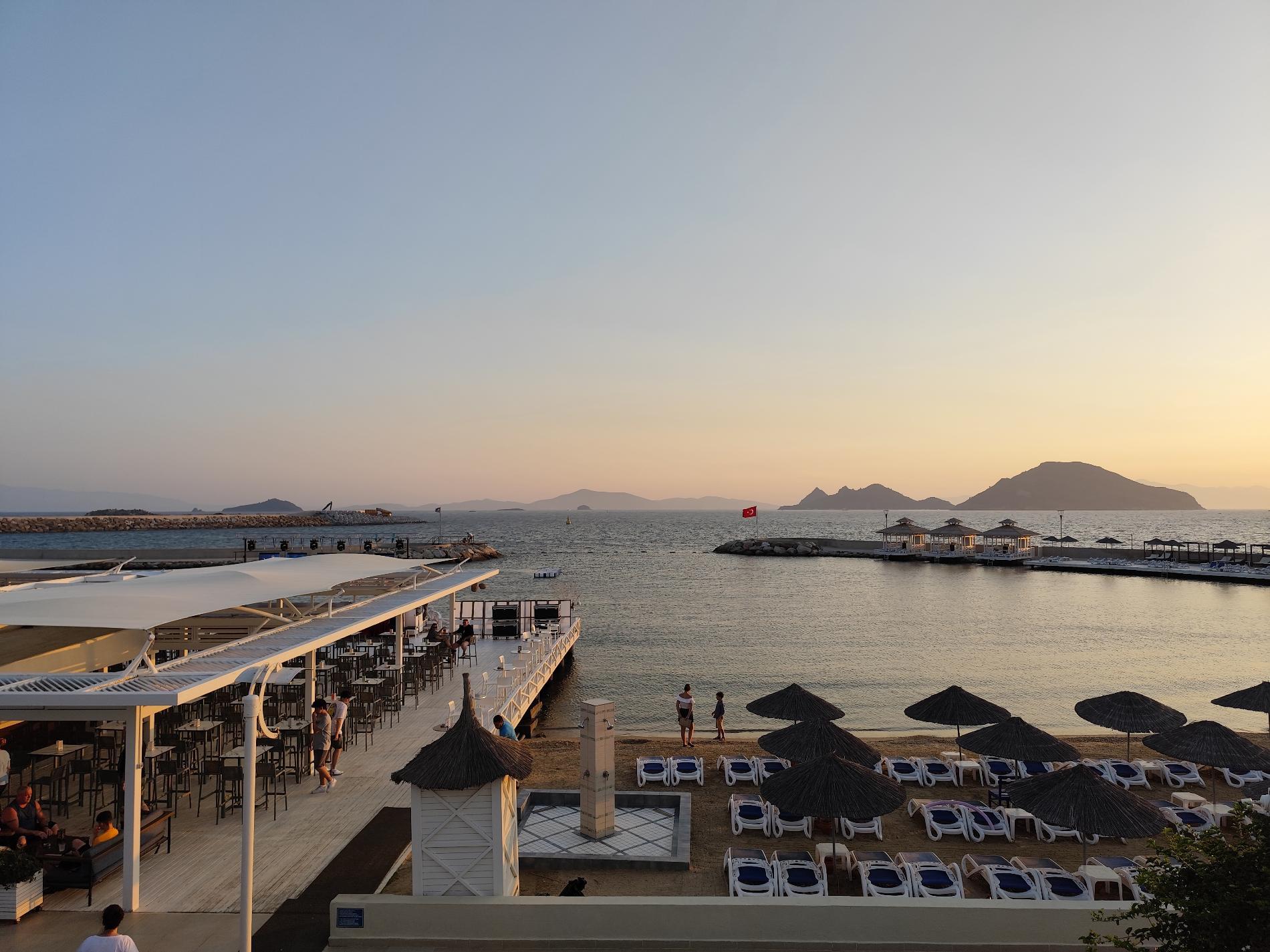 Fotografie cu Arin Beach cu nivelul de curățenie înalt